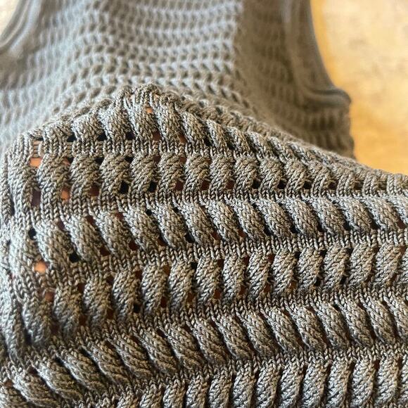 Theory Women's Textured Tricot Crew Neck Blouse Size Small - Picture 6 of 6